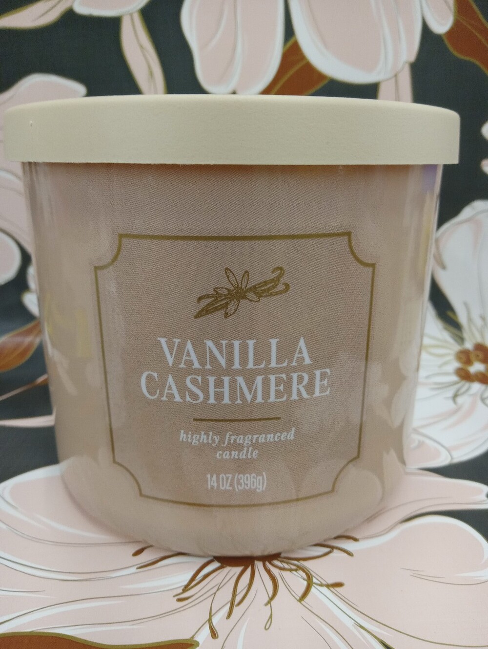 Vanilla Cashmere Scented Candle - Cream & Soft Pink